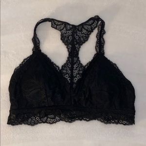 BLACK LACY BRALETTE